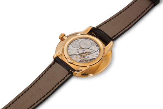 PATEK PHILIPPE, REF. 5123R-001, A FINE 18K ROSE GOLD WRISTWATCH WITH SUBSIDIARY SECONDS - фото 3