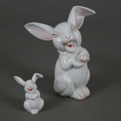 Zwei Porzellanfiguren "Lachender Hase"