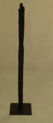 Nicht identifizierte/r Künstler des 20.Jh.- "Liebespaar", Bronze mit brauner Patina, Plinthe: ca.19,5 x 19,5 cm,auf der Plinthe Auflage "2/99",H.ca.94,5 cm