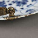 Blau-weißer Teller mit Silbermontur - фото 10