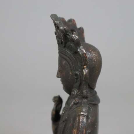 Guanyin-Figur im Ming-Stil - фото 5