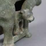 Kleiner figürlicher Opfertisch im Stil der Dian-Kultur (3.-2.Jh. v.Chr.) - Foto 5