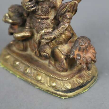 Miniaturfigur "Jambhala auf einem Löwen sitzend" - photo 3