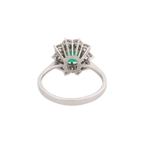 Klassischer Ring mit feinem Smaragd - фото 4