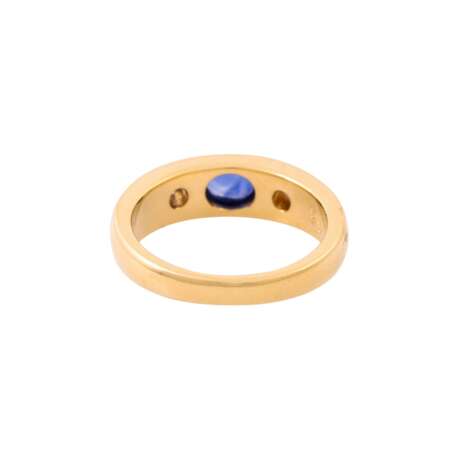 Ring mit 2 Brillanten und Sphircabochon ca. 0,5 ct, - photo 4