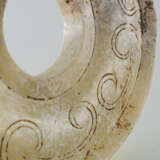 A CLOUD PATTERN JADE DISC BI OF WARRING STATES PERIOD (476-221BC) - photo 5