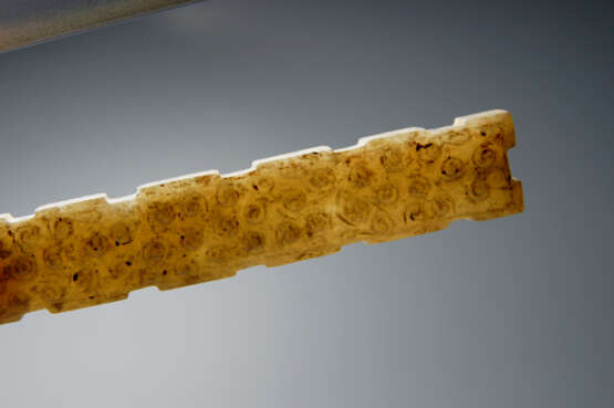 A GRAIN PATTERN JADE HENG WARRING STATES OF PERIOD (476-221BC) - photo 7