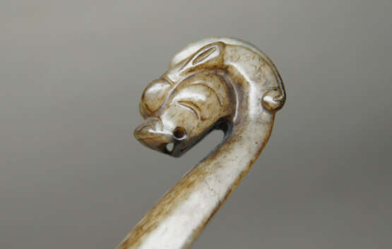 A JADE DRAGON BELT HOOK OF SONG DYNASTY (960-1279) - фото 7