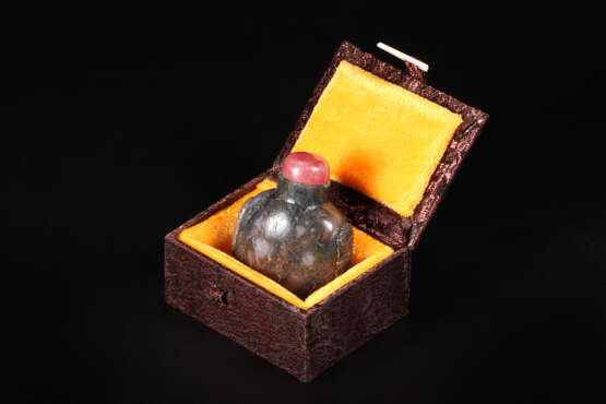 A SET OF AGATE SNUFF BOTTLE OF QING DYNASTY (1644-1912) - Foto 3
