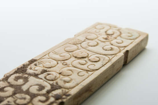 A JADE DRAGON SCABBARD SLIDE OF SPRING AND AUTUMN PERIOD (771-476BC) - Foto 5