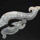 A JADE DRAGON PENDANT OF WARRING STATES PERIOD (476-221BC) - photo 4
