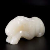 A HETIAN WHITE JADE HORSE OF QING DYNASTY - photo 4