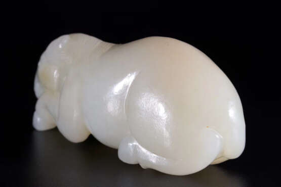 A HETIAN WHITE JADE HORSE OF QING DYNASTY - photo 5