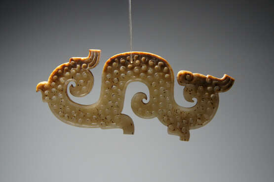 A HETIAN WHITE JADE DRAGON OF WARRING STATES PERIOD (476-221BC) - фото 6