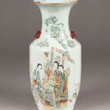 EINE QIANJIANG VASE DEKORIERT MIT FIGUREN - photo 1