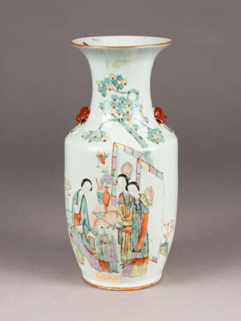 EINE QIANJIANG VASE DEKORIERT MIT FIGUREN - фото 1