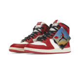 MICHAEL JORDAN DUAL SIGNED ORIGINAL 1985 AIR JORDAN 1 ‘CHICAGO’ SNEAKERS - Foto 1