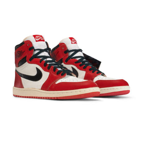 MICHAEL JORDAN DUAL SIGNED ORIGINAL 1985 AIR JORDAN 1 ‘CHICAGO’ SNEAKERS - Foto 3