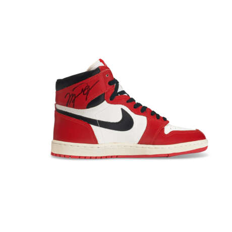 MICHAEL JORDAN DUAL SIGNED ORIGINAL 1985 AIR JORDAN 1 ‘CHICAGO’ SNEAKERS - Foto 13