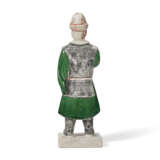 A GROUP OF SEVEN GREEN AND AMBER GLAZED POTTERY FIGURES - photo 9