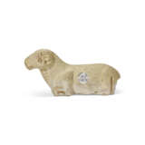 A STRAW-GLAZED MOULDED POTTERY FIGURE OF A RECUMBENT RAM AND A WHITE-GLAZED POTTERY OF A RECUMBENT BOAR - фото 4