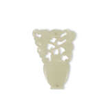 A GROUP OF ELEVEN WHITE AND PALE CELADON JADE OPENWORK ORNAMENTS - Foto 5