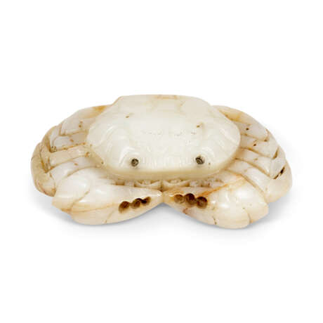 A WHITE JADE CRAB-FORM BELT BUCKLE - photo 2