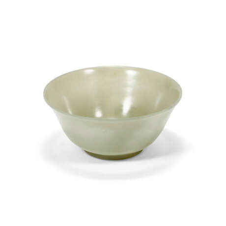 A CELADON JADE BOWL - фото 2