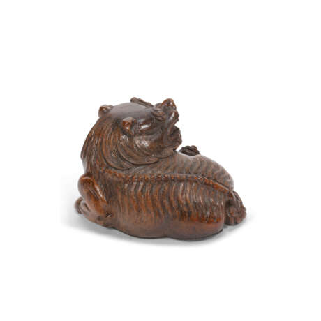 A CARVED BAMBOO ROOT 'LION' CUP - photo 3
