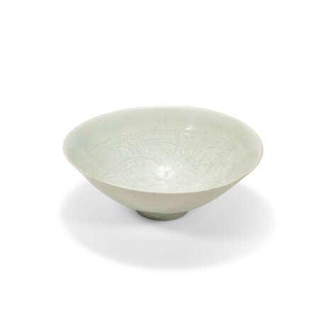 A CARVED QINGBAI 'BOYS' BOWL - photo 2