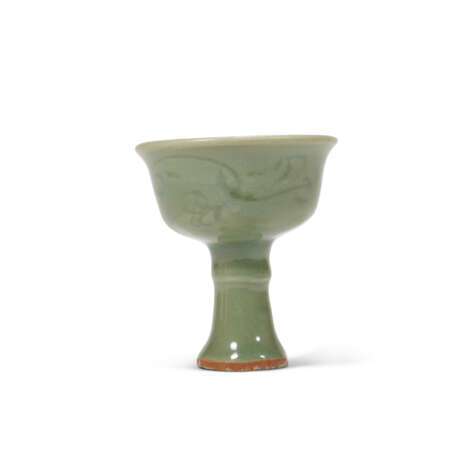 A LONGQUAN CELADON STEM CUP - photo 2