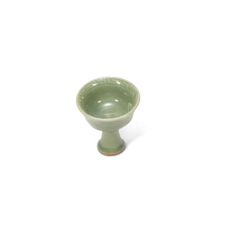 A LONGQUAN CELADON STEM CUP - photo 3