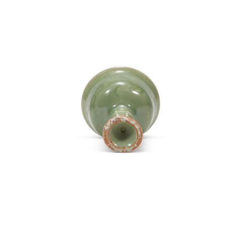 A LONGQUAN CELADON STEM CUP - photo 4