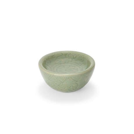 A RARE LONGQUAN CELADON WARMING BOWL, ZHUGE WAN - фото 2