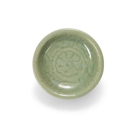 A RARE LONGQUAN CELADON WARMING BOWL, ZHUGE WAN - photo 3