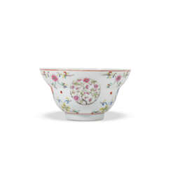 A FAMILLE ROSE ‘FLOWERS’ MEDALLIONS OGEE BOWL