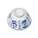 A BLUE AND WHITE KRAAK 'BIRDS AND FLOWER' BOWL - фото 5