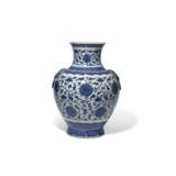 A LARGE BLUE AND WHITE ‘LOTUS’ VASE - photo 1