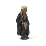 A SHIWAN STANDING FIGURE OF A SAGE - photo 3