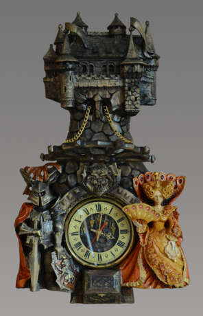 Часы со шкатулкой «из серии Старые замки.», Латунь, художественная резьба по дереву, старые замки, бытовой сюжетный, Новосибирск, 2022 г. - фото 1