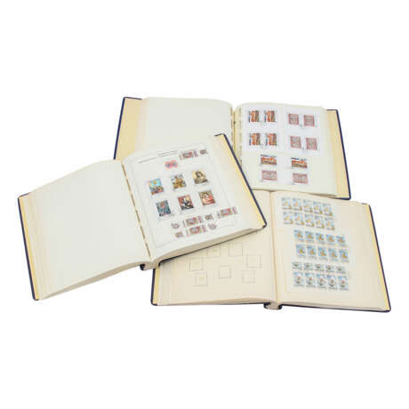 CSSR – In weiten Teilen komplette gestempelte Sammlung in 3 Schaubeck Alben mit sehr schönem Block und Kleinbogenteil, - photo 1