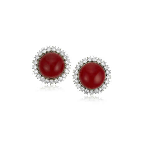 NO RESERVE | CORAL AND DIAMOND EARRINGS - фото 1