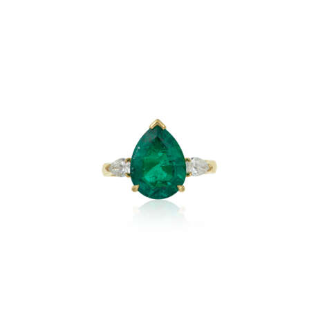 NO RESERVE | EMERALD AND DIAMOND RING - фото 1