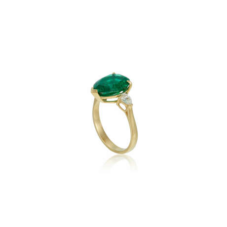 NO RESERVE | EMERALD AND DIAMOND RING - фото 5