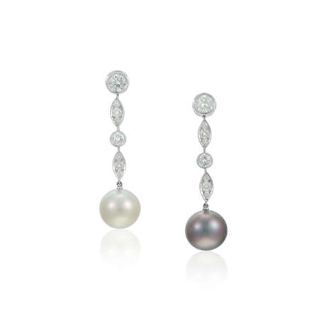 NO RESERVE | CARTIER CULTURED PEARL AND DIAMOND EARRINGS - Foto 1