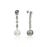 NO RESERVE | CARTIER CULTURED PEARL AND DIAMOND EARRINGS - Foto 3