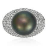 NO RESERVE | GROUP OF CULTURED PEARL AND DIAMOND RINGS - Foto 4