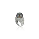 NO RESERVE | GROUP OF CULTURED PEARL AND DIAMOND RINGS - фото 5