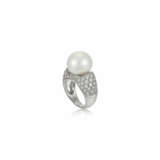 NO RESERVE | GROUP OF CULTURED PEARL AND DIAMOND RINGS - фото 8