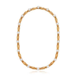 NO RESERVE | TIFFANY & CO. CULTURED PEARL AND GOLD NECKLACE